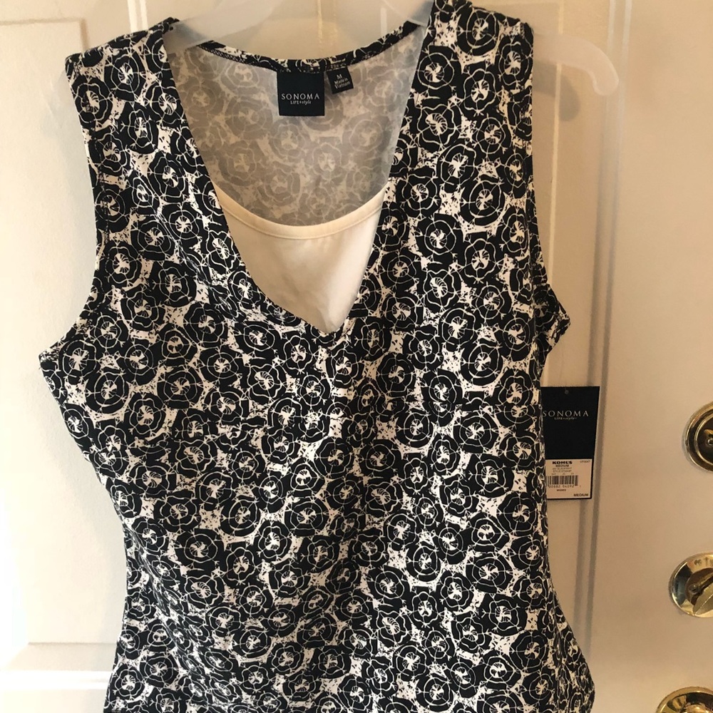 Sleeveless tops